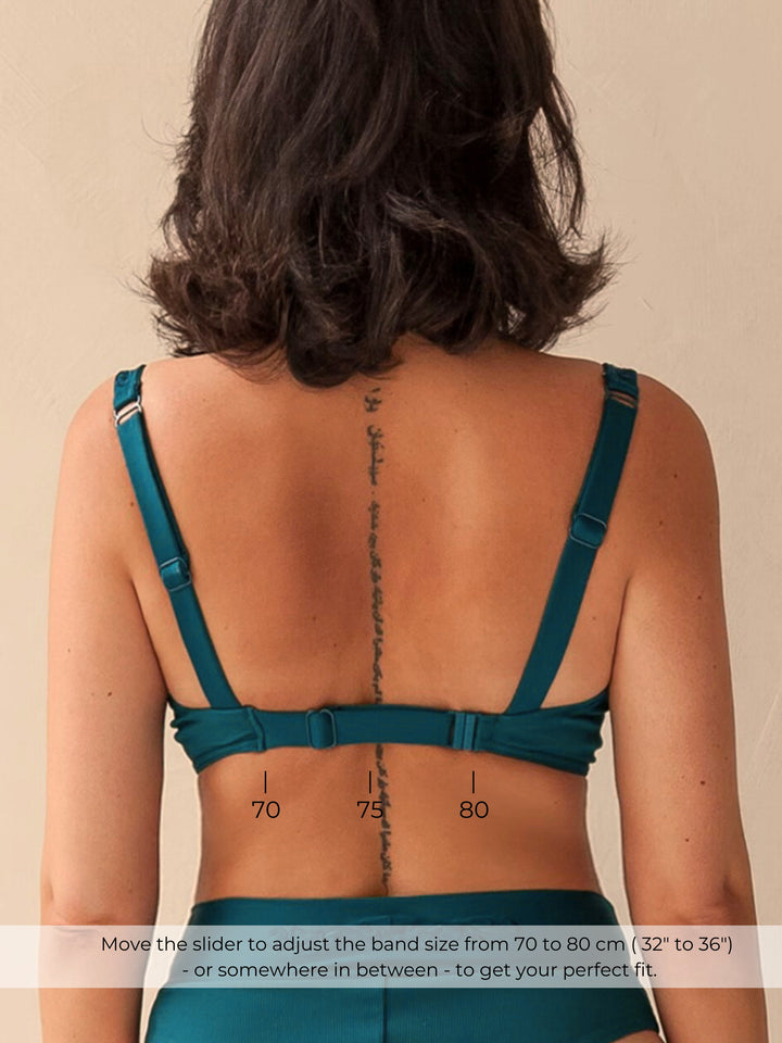 Bikini top with underwire, adjustable band size and shoulder straps, backside close up